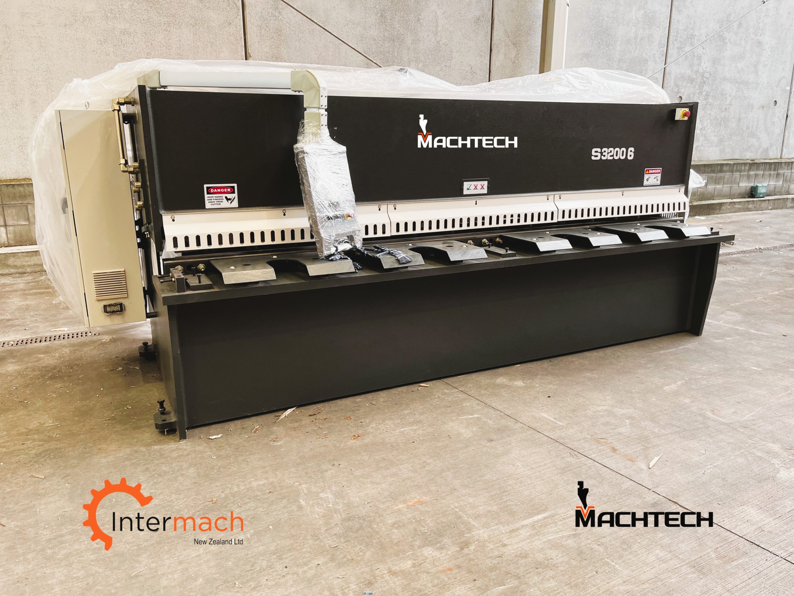 Machtech guillotine 3m x 6mm